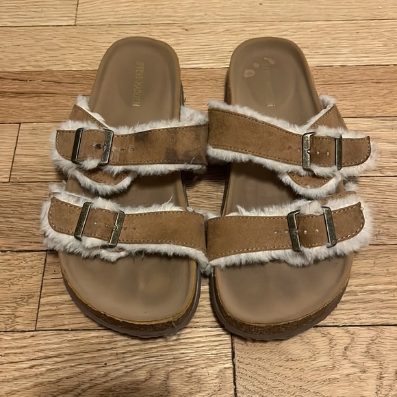 Fuzzy birkenstalks - Picture 3 of 3